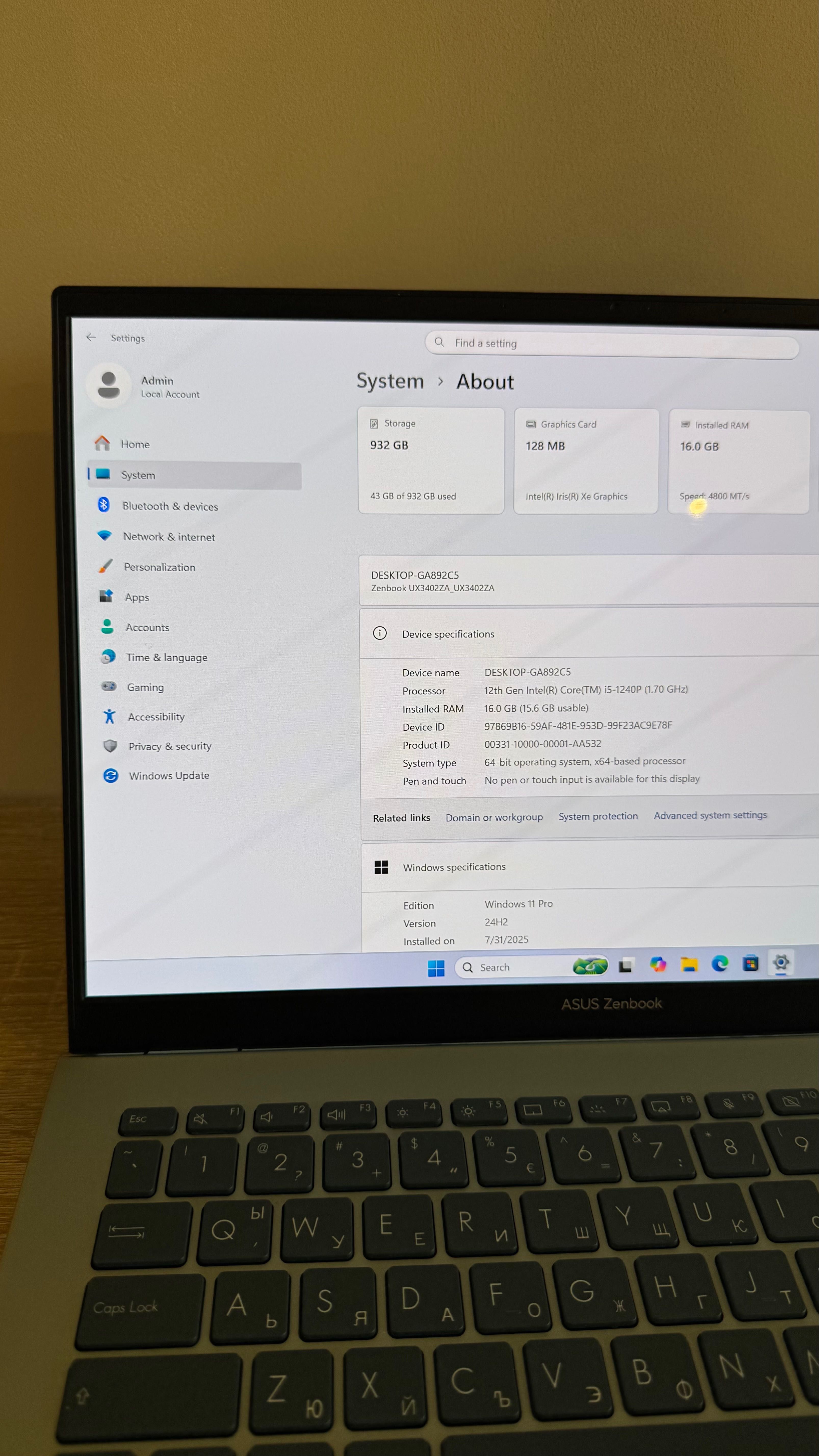 Asus Zenbook 14” 1 TB SSD OLED Display