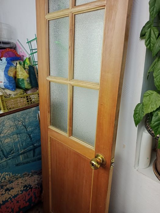 Продам дверь для туалета или ванной