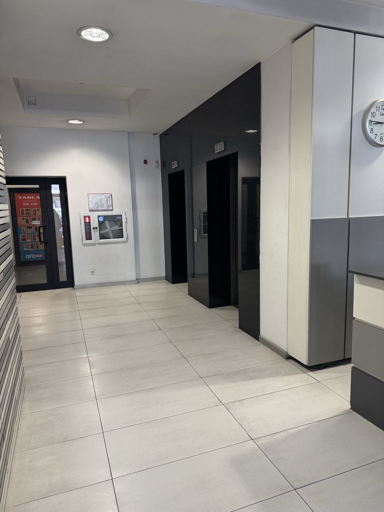 Дава се под наем Гараж / Паркомясто в Варна, Център - 13 кв.м за 204 € - Снимка #1