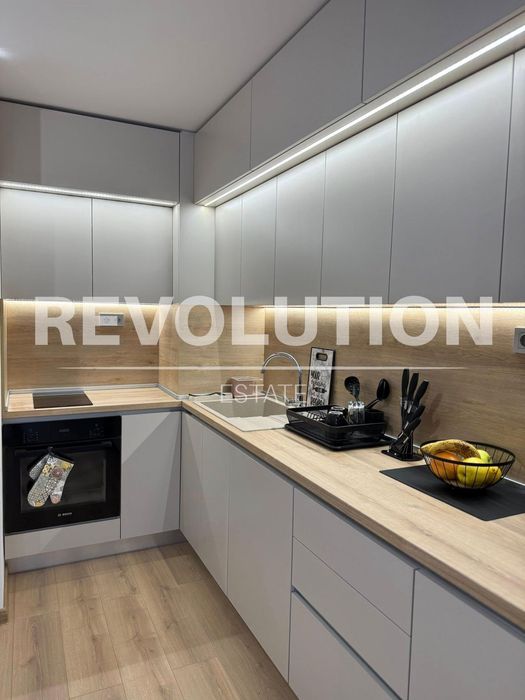 Двустаен апартамент в района на Възраждане!