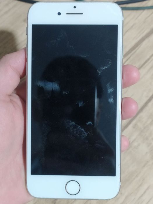 iPhone 8 narxi 980 min