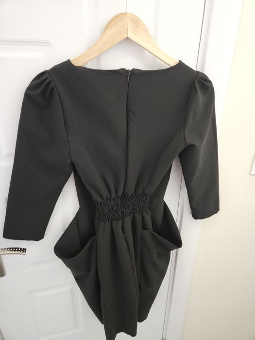 Стилна черна рокля