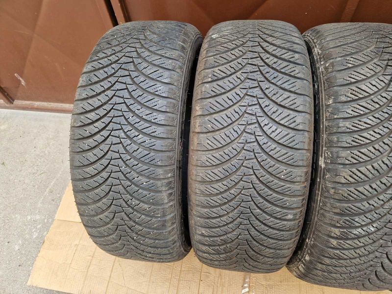 4 Kleber R18 235/55
всесезонни гуми 
DOT0322