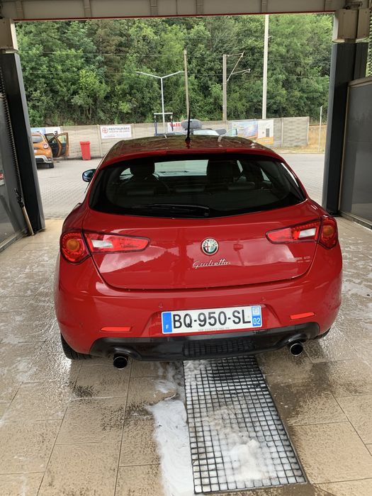 De vanzare.Alfa.