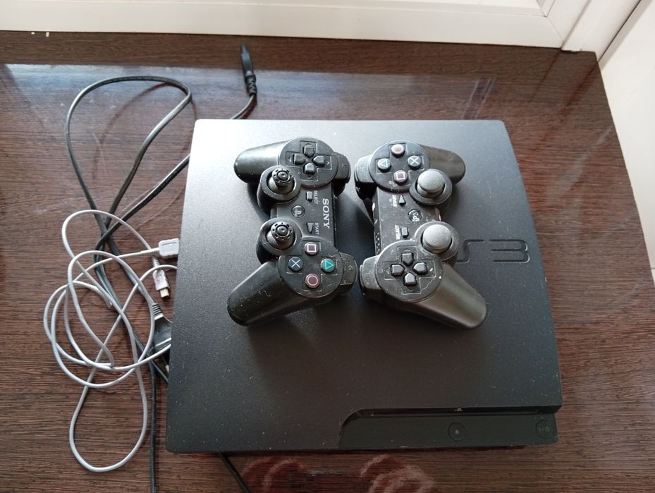 Продам плейстешин 3 прошитая с играми