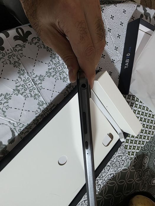 ТАБЛЕТ 10 инча.   ...