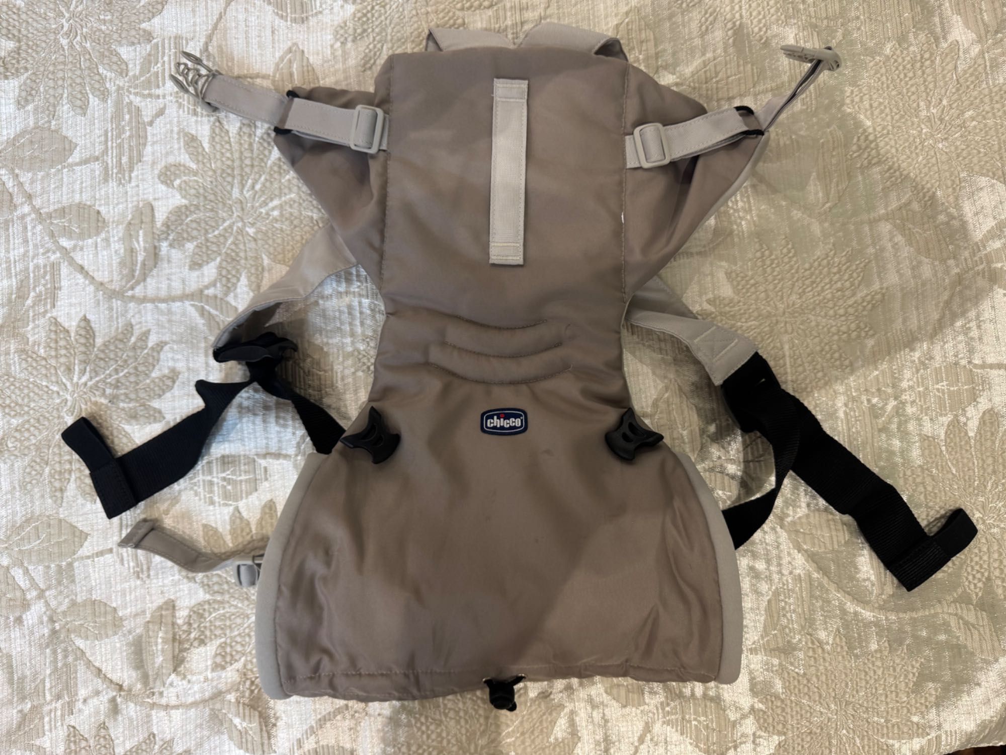Кенгуру Chicco за бебе от 0 до 9 месеца Easy Fit