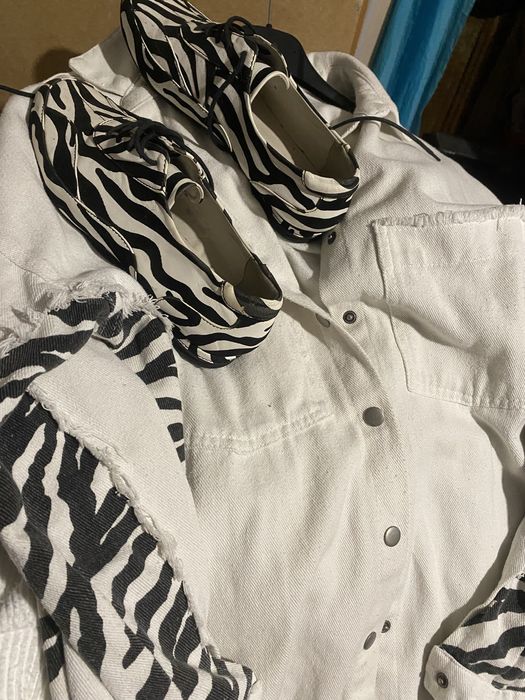 Сака и якенца за по 8 лв броя