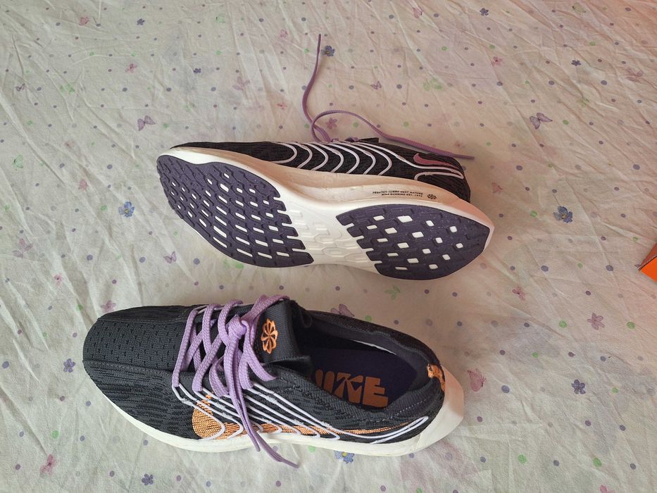 Чисто нови дамски маратонки NIKE TURBO NEXT