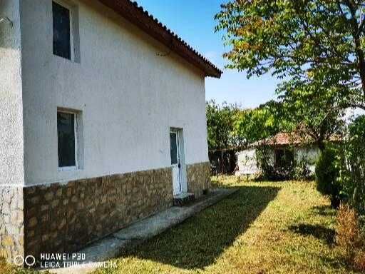 Къща в с. БОЖУРЕЦ