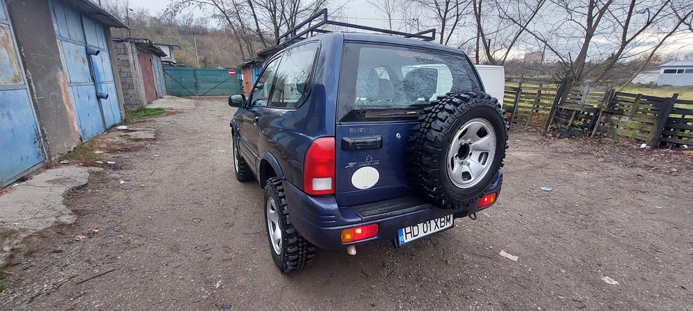Vand Suzuki grand vitara 2.0 benzina ,AC functional, Volan Dreapta