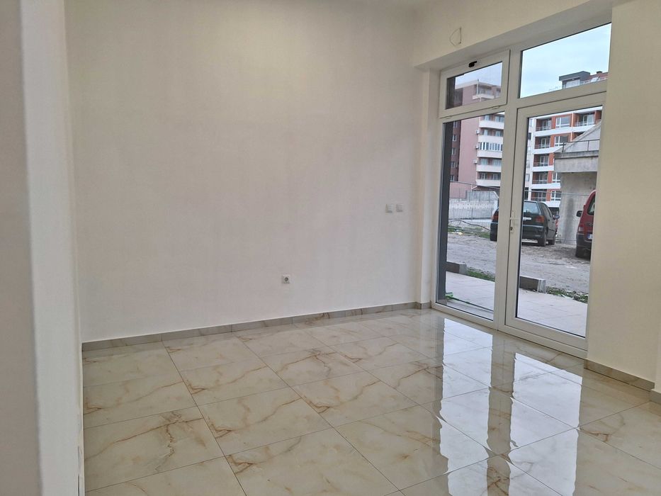 Дава се под наем Магазин в Бургас, Меден рудник - зона В - 40 кв.м за 255 € - Снимка #9