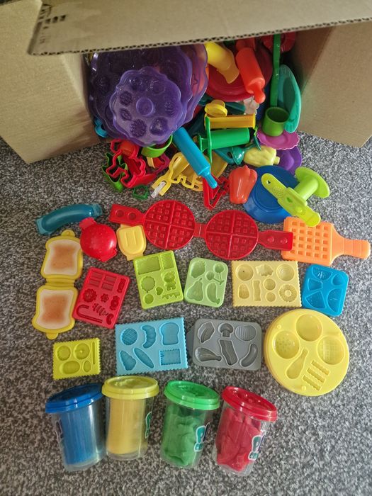 Форми,молдове за пластелин,кола с дистанционно, тетрис попет