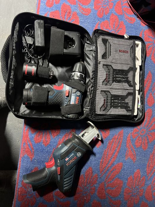 Autofiletantă Bosch 12 v si fierăstrău pendular