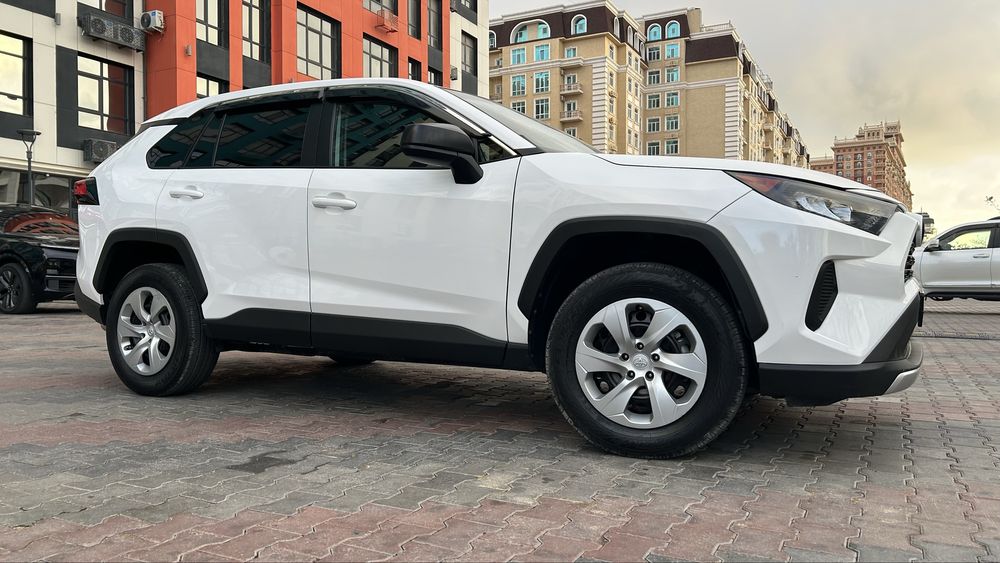 RAV-4, 2022г. Объем 2,5, автомат