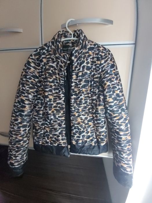 Късо дамско. яке