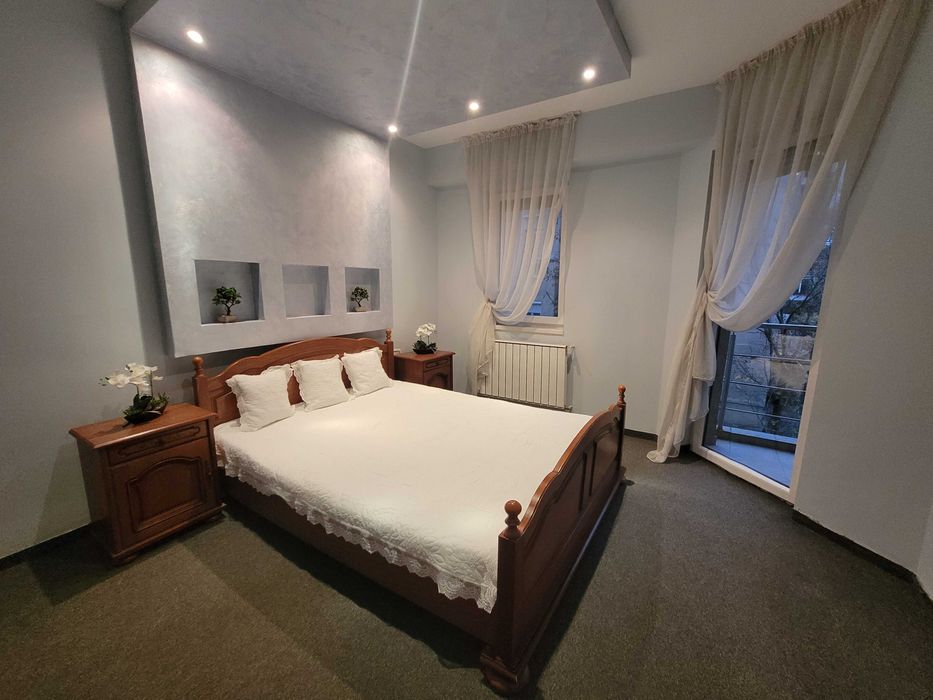 Vand ap 2 camere, etaj 2, Rogerius