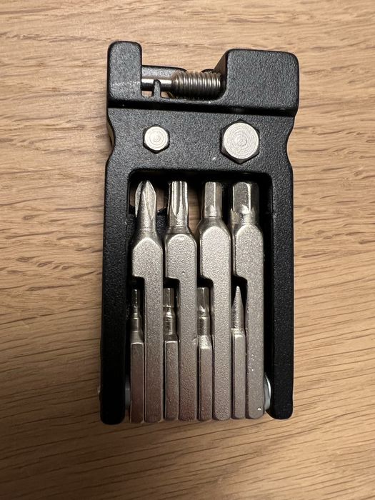 Мултитул за колело