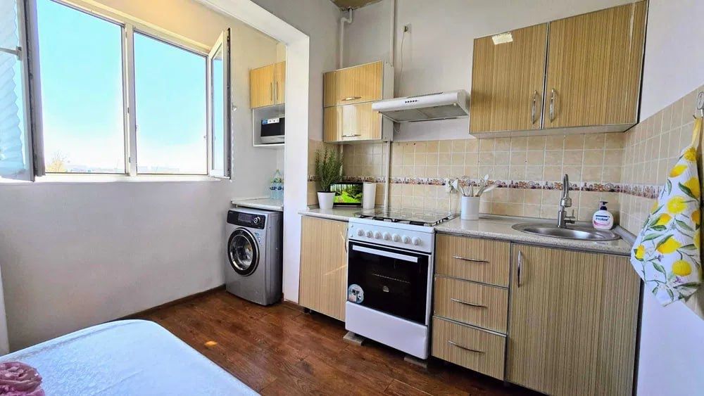 Продаётся 2-комнатная квартира ул. Бабура