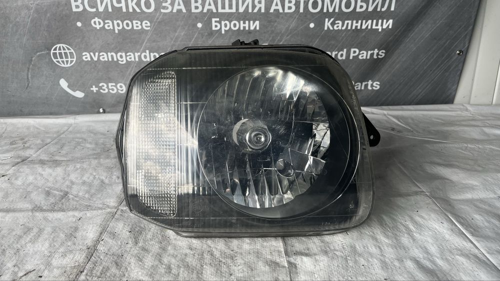 3 броя десен и 1 брой ляв фар Suzuki Jimny