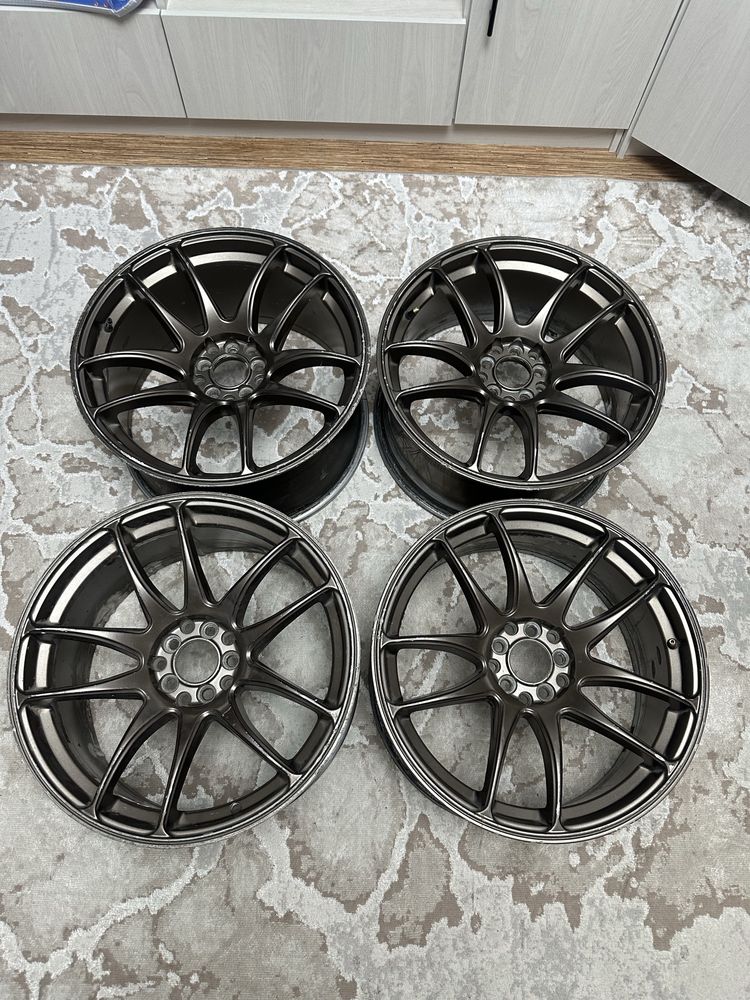 Продам диски R18 разноширокие