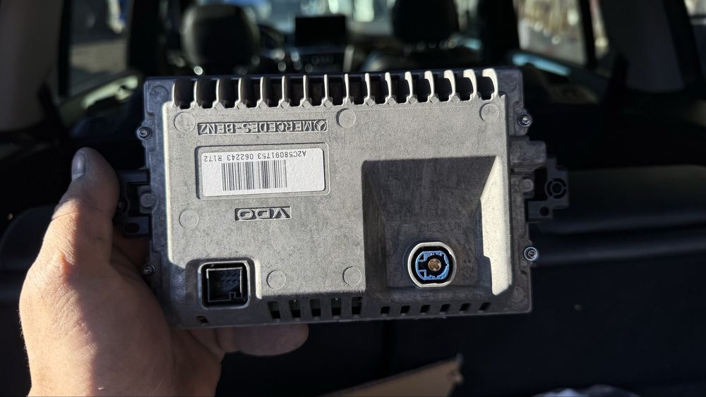 Продавам навигация за mercedea gl и ml 2013-5 година