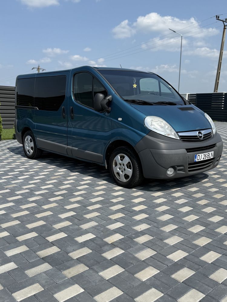 Opel vivaro 2013 8+1