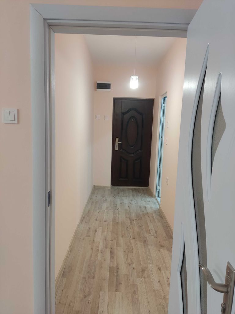 Продава се Тристаен апартамент в Силистра, Митница - 71 кв.м за 1027 €/кв.м - Снимка #2