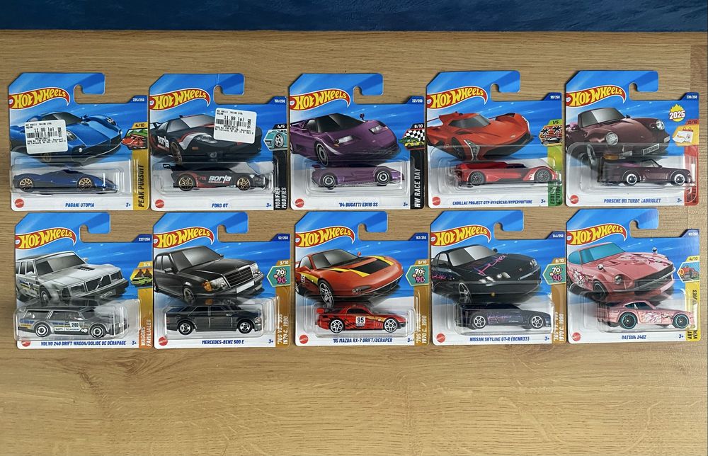 Masinute Hot Wheels cutiile L, M si N