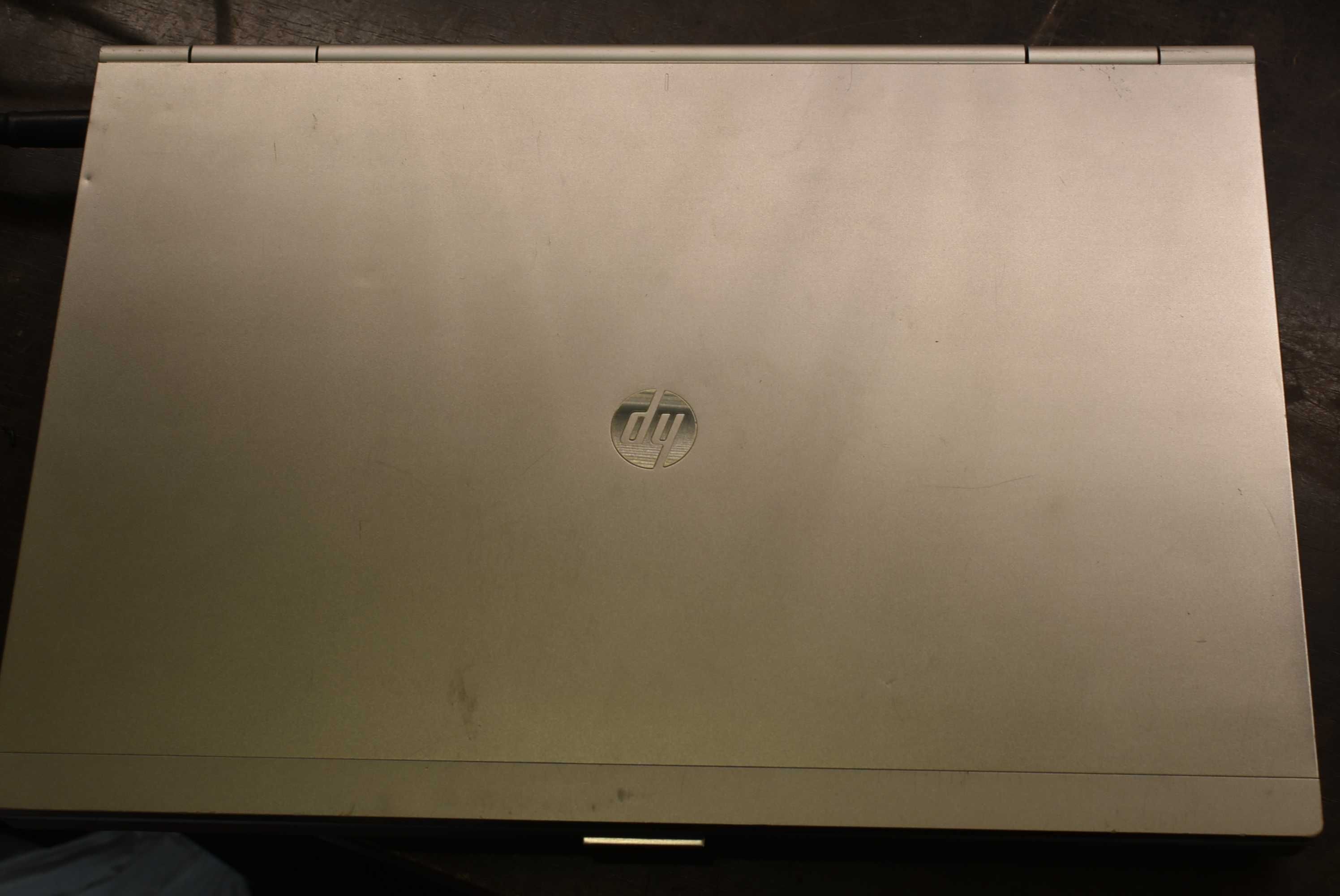 HP 8460P 14 инчов лаптоп I5 2520M 6 GB DDR3
