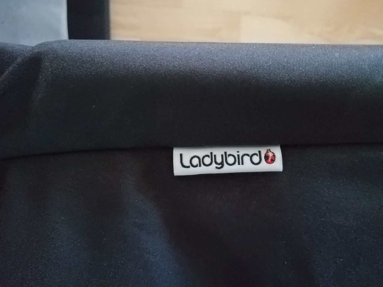 Landou bebe firma Ladybird