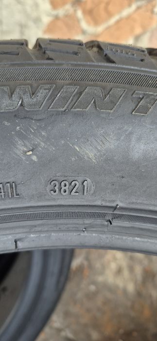 4 anvelope iarna Pirelli 255/45/19,dot 2021.Pretul este pe bucata.