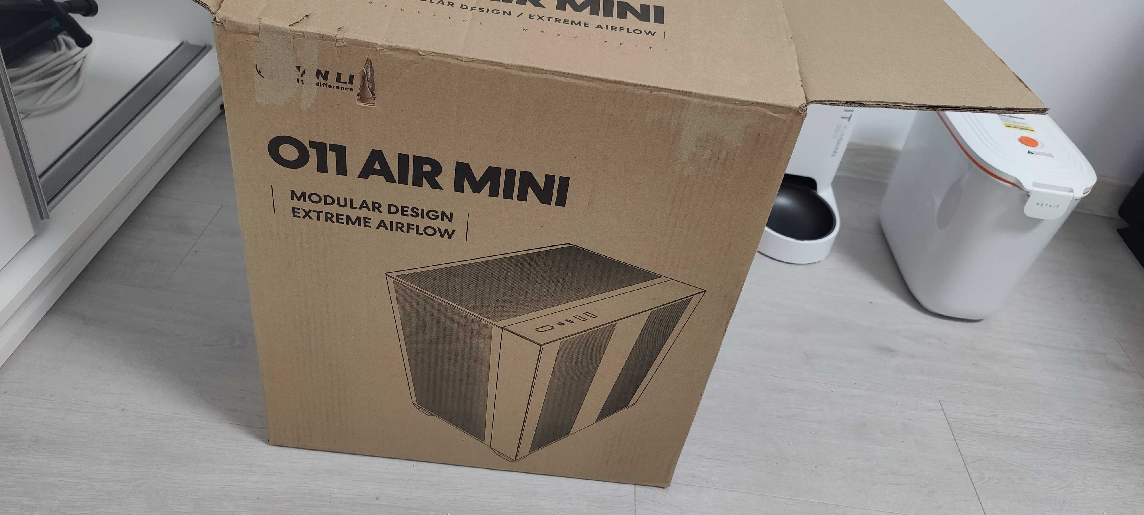 Carcasa Lian Li O11 Air Mini (cu 9 ventilatoare Lian Li)