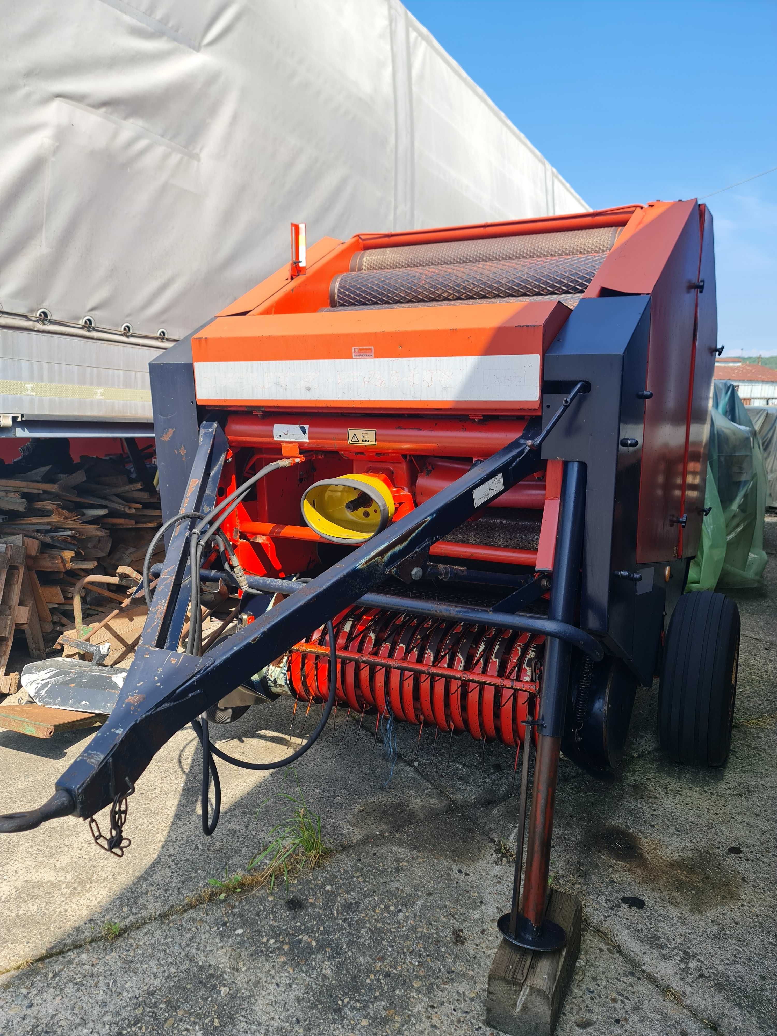 Presa de balotat nutreturi  Deutz Fahr GP520