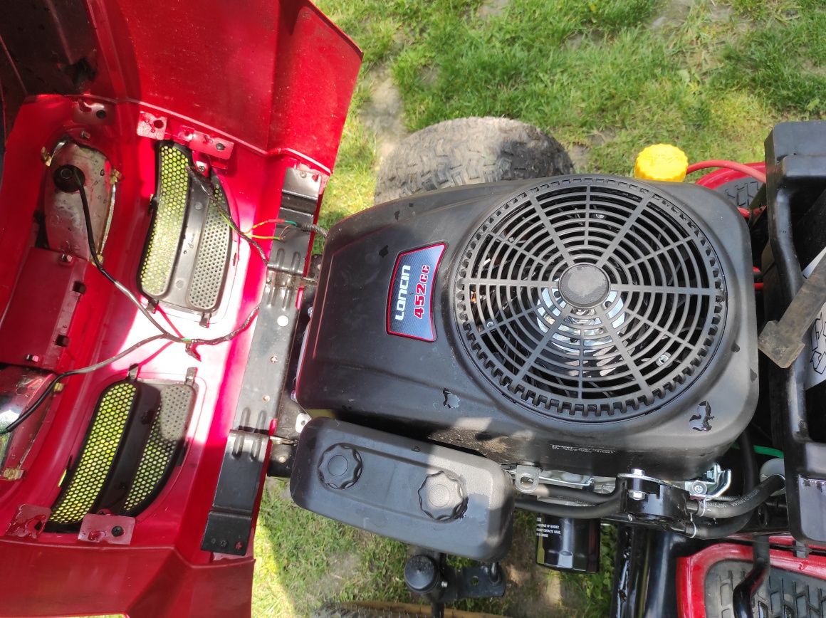 Vand tractoras de tuns iarba Partner