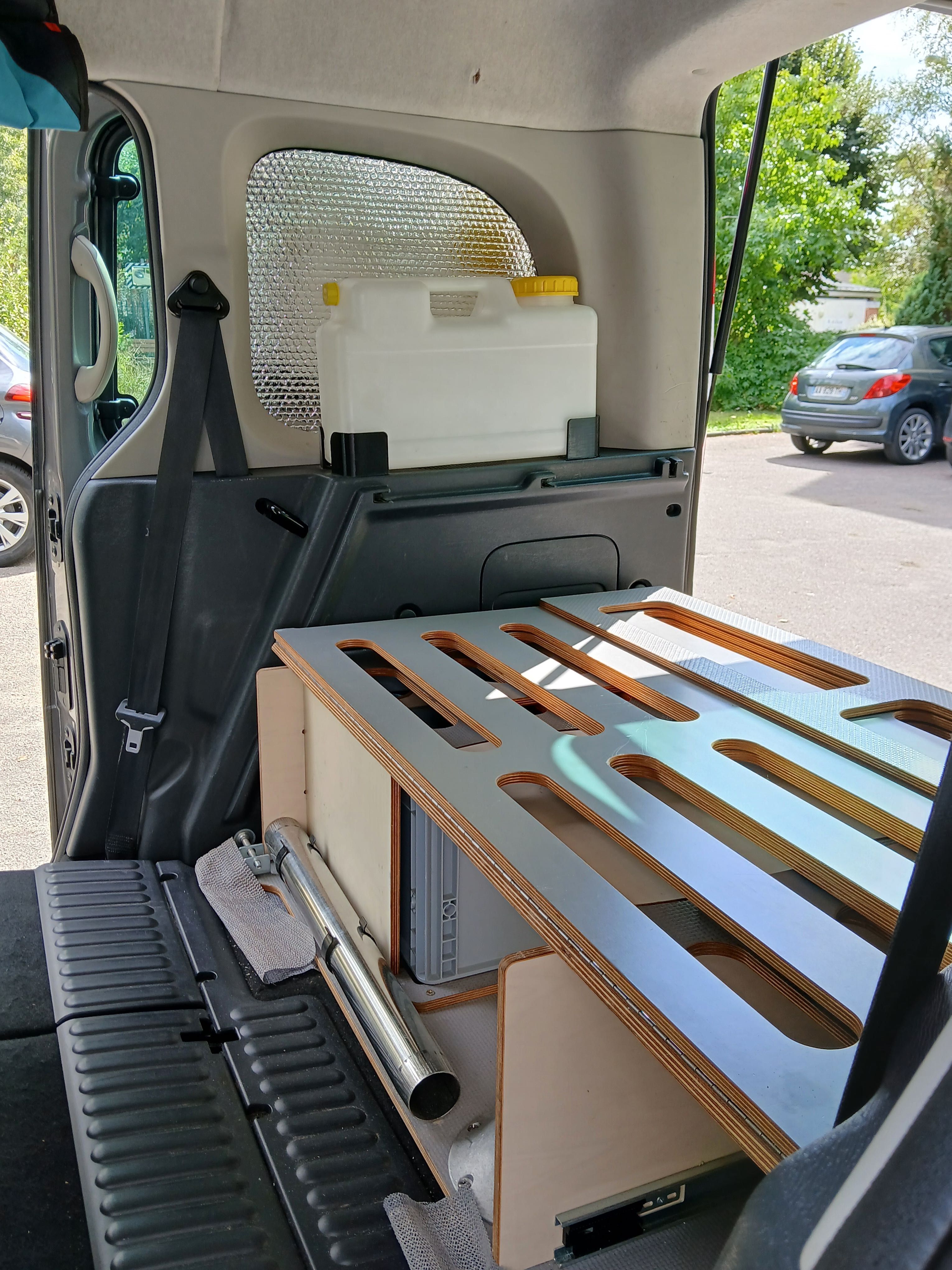 Кемпър модул за Renault Kangoo
