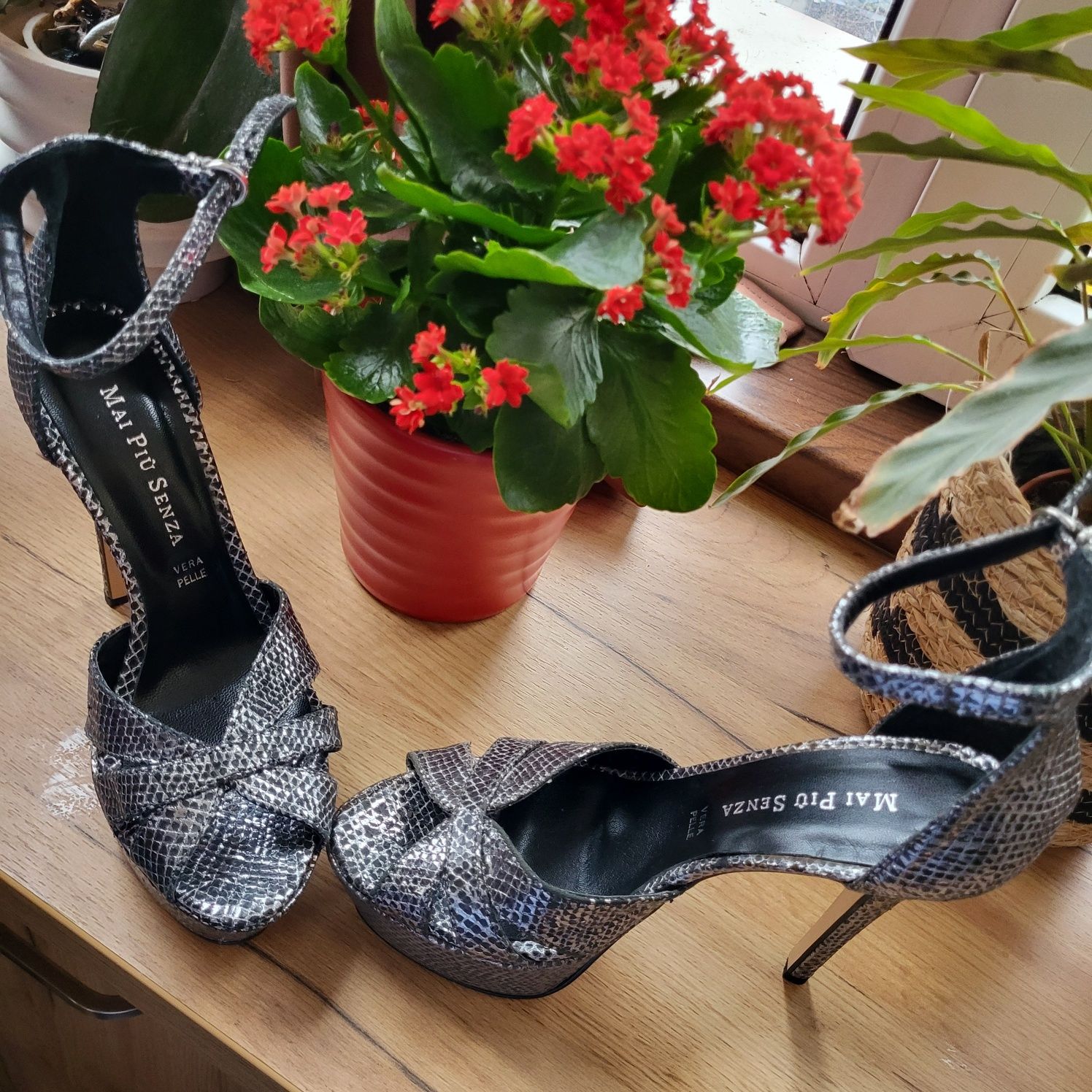 Сандали MAI PIÙ SENZAPiu Senza