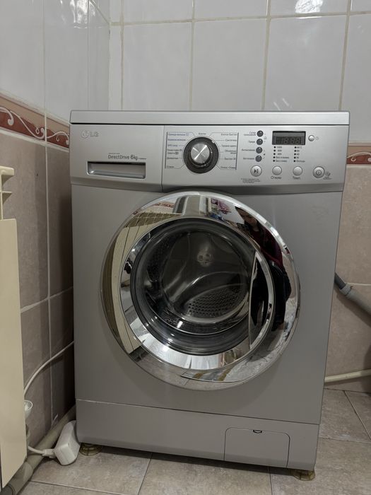 Стиральная машина в рабочем состоянии