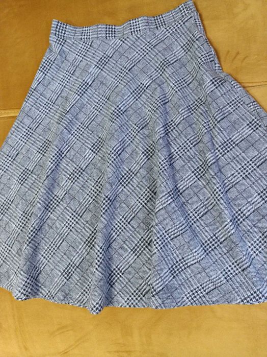 Fusta groasa Orsay plus una gratuit