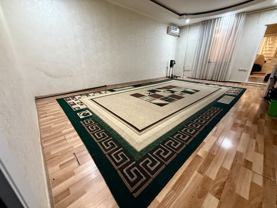 Продам ковёр размер 5х3