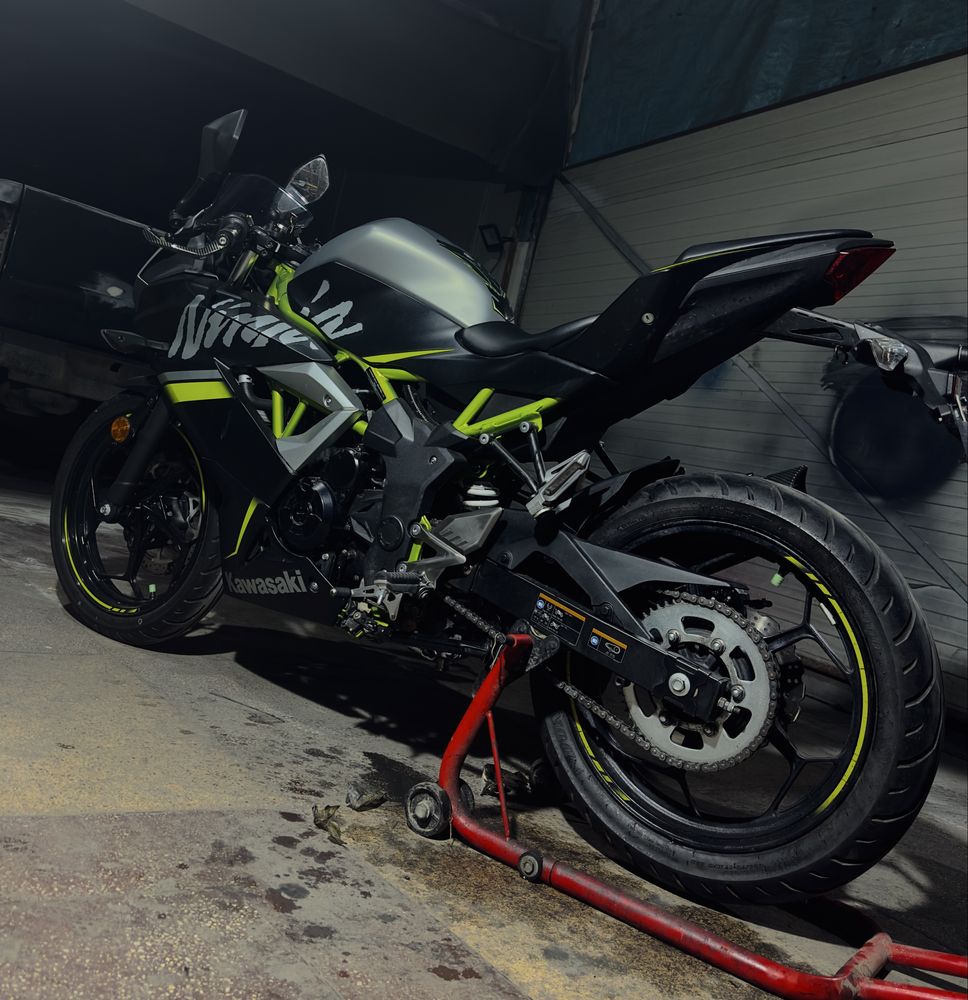 Motocicletă Kawasaki ninja 125 A1