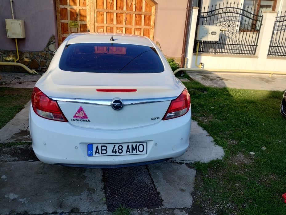 Opel insignia vând sau schimb cu basculabile 3,5 tone