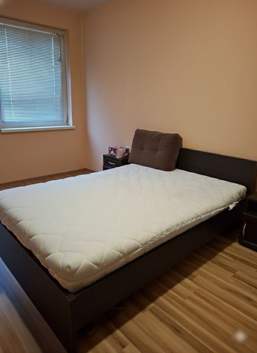 Продавам легло/гардероб