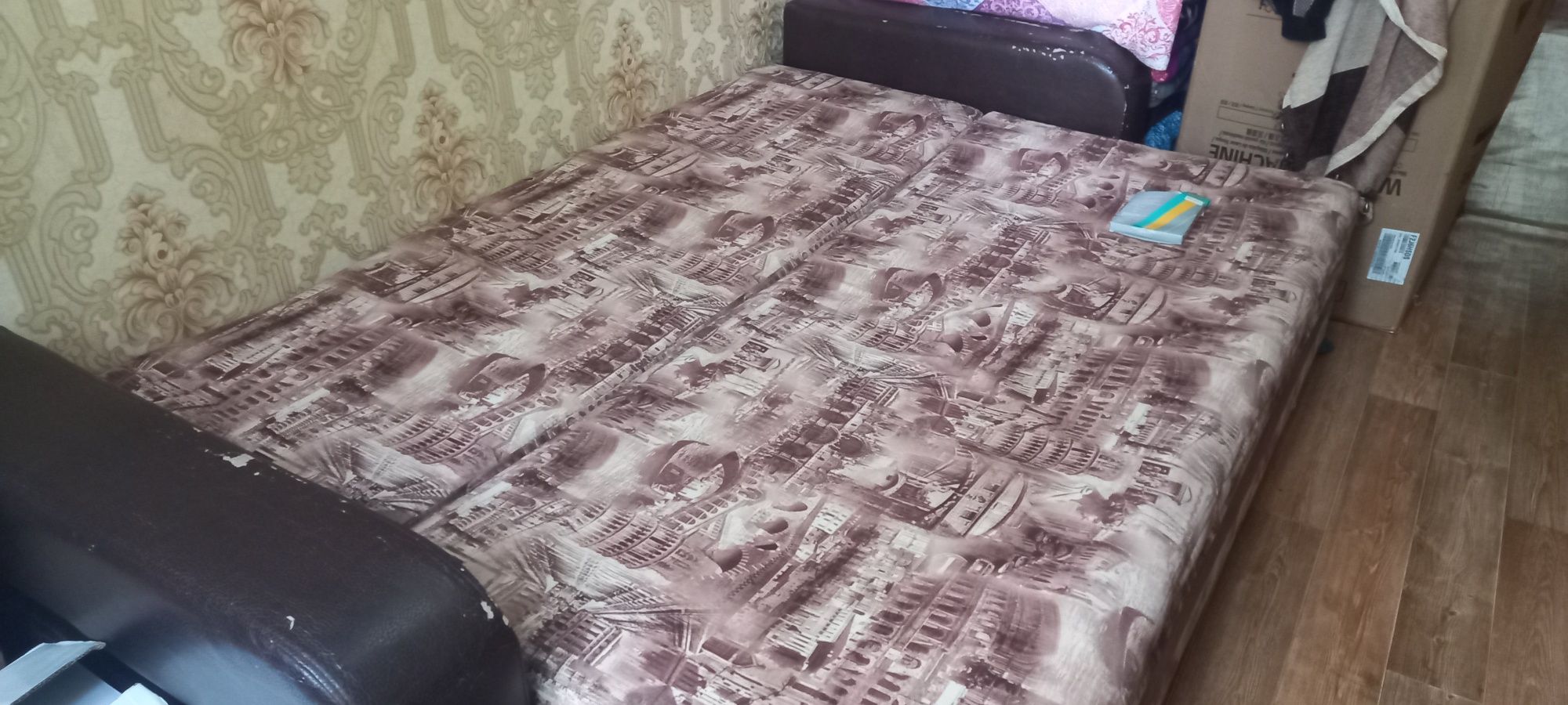 Диван в хорошем состоянии