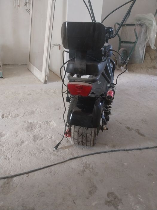 De vanzare scuter electric