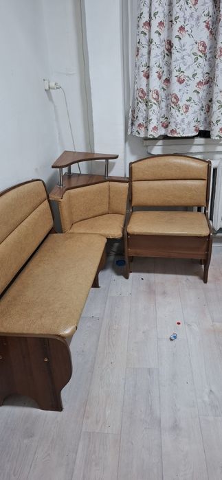 Продам срочно! Кухонный уголок