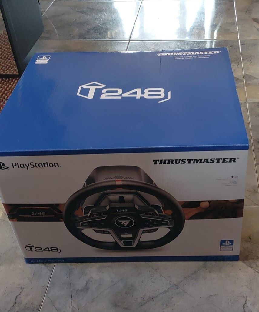 Vând volan Thrustmaster Racing Whell T248, PS4/PS5/PC