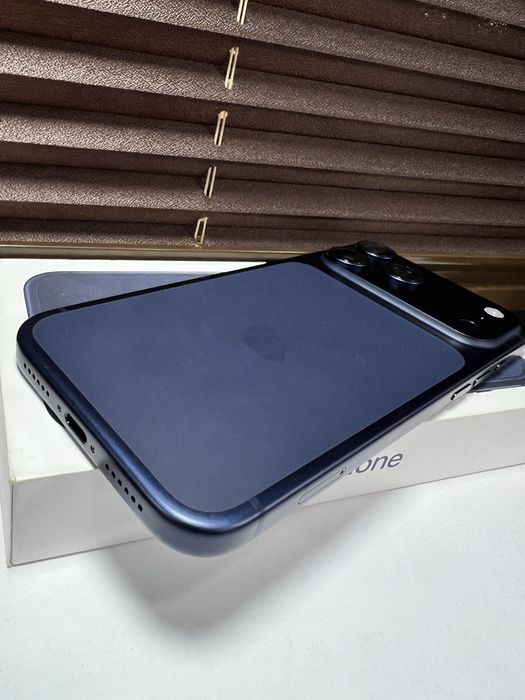 Продам iPhone 17 pro max 256gb bar 100% 41 sik mayda sarapinsi bor.