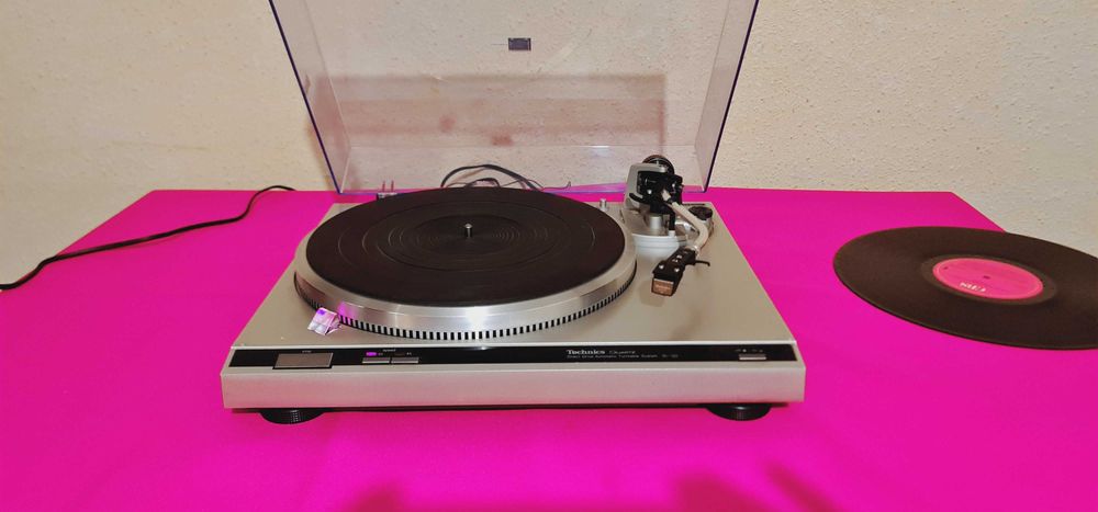 Technics SL-Q2 Direct Drive Turntable