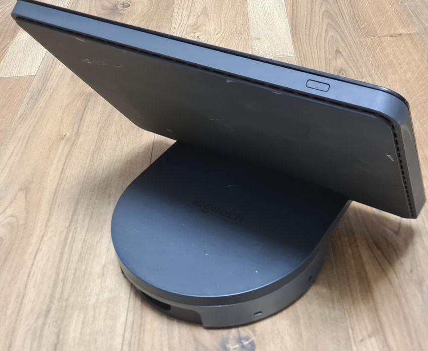 Microsoft Surface Pro 5 + Logitech Smart dock